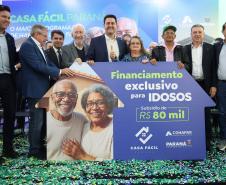 O programa Casa Fácil Paraná – Terceira Idad, oferece subsídio de R$ 80 mil para pessoas com mais de 60 anos com renda de até 4 salários mínimos.